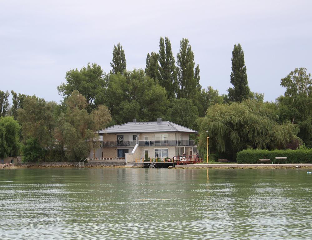 Parton Villa Apartments Fonyód Oda fotoğraf